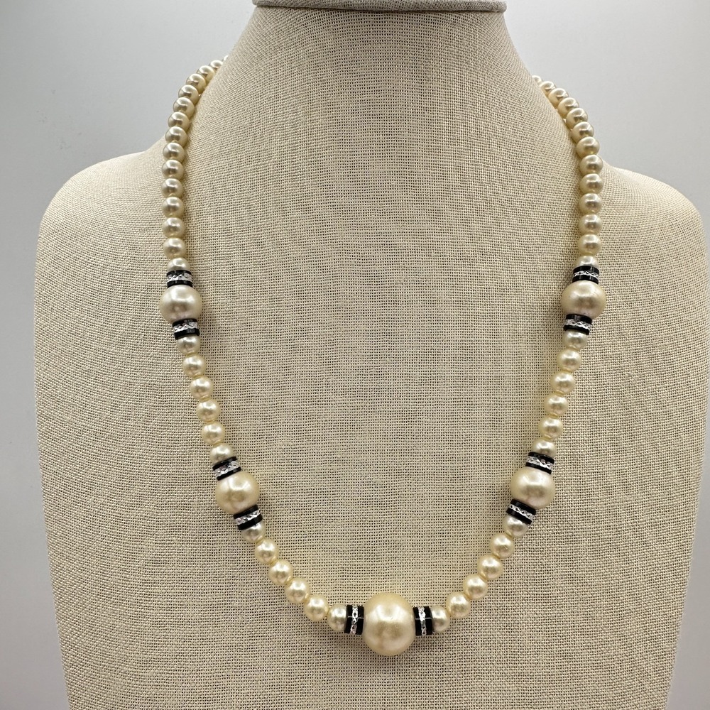 Vintage 80s Cream Faux Pearl Beads Statement Necklace - Classic Jewelry